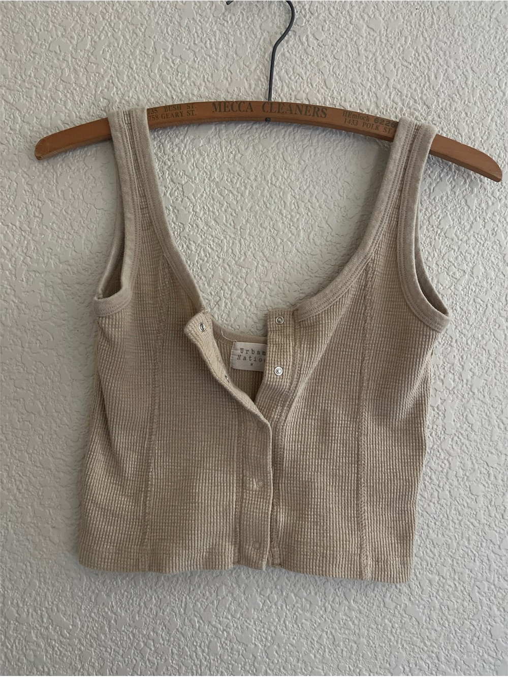 Urban Nation Tan Ribbed Cropped Tank Women’s Size Medium